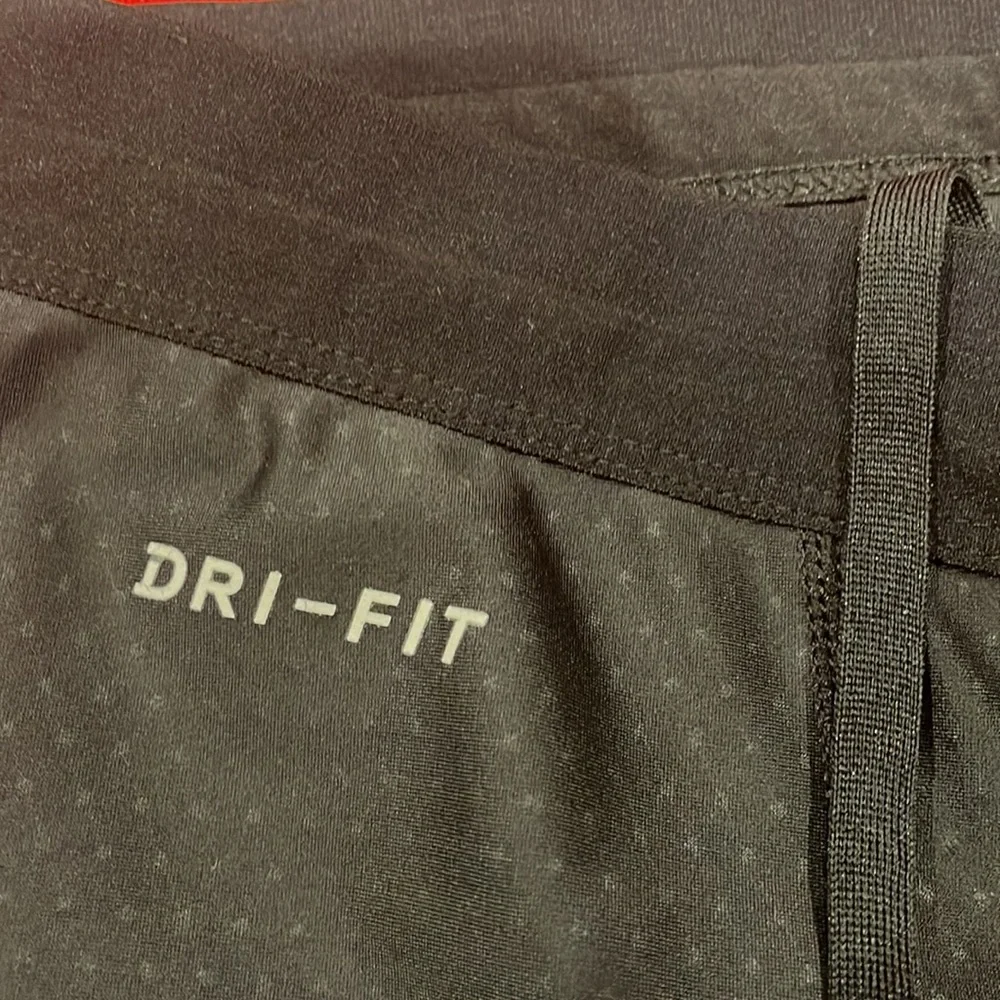 Nike Dri-Fit women’s Workout Leggings. EUC - Picture 6 of 9
